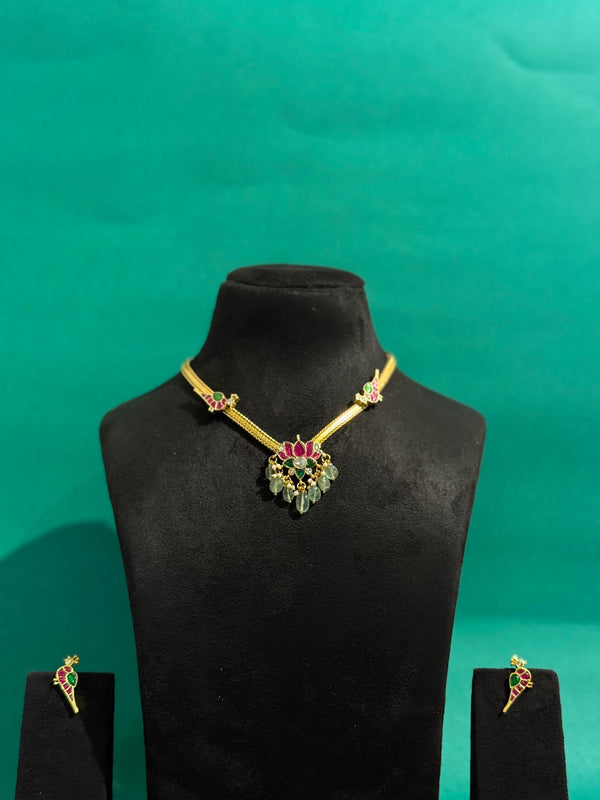 JADAU KUNDAN STONE'S NECKLACE SET