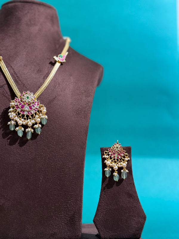 PREMIUM BRASS MATERIAL AND REAL JADAU KUNDAN STONES WITH NATURAL STRAWBERRY BEADS