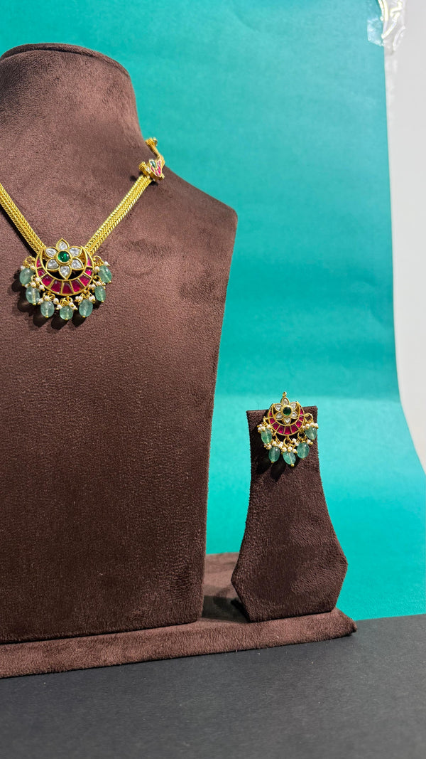 PREMIUM BRASS MATERIAL AND REAL JADAU KUNDAN STONES WITH NATURAL STRAWBERRY BEADS