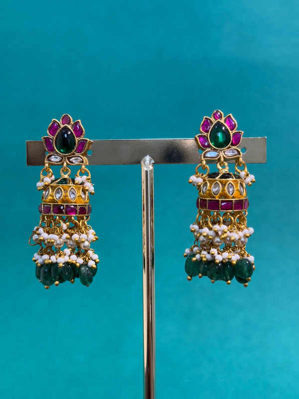 TRENDING REAL JADAU KUNDAN JHUMKA'S IN PREMIUM BRASS MATERIAL WITH NATURAL STRAWBERRY BEADS FALL