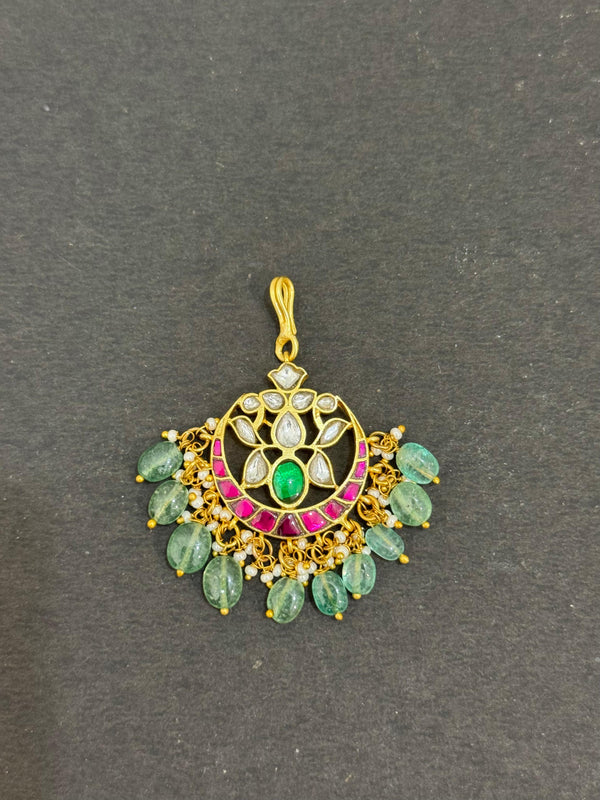 TIKA IN PREMIUM BRASS MATERIALWITH REAL JADAU KUNDAN STONES AND STRAWBERRY BEADS