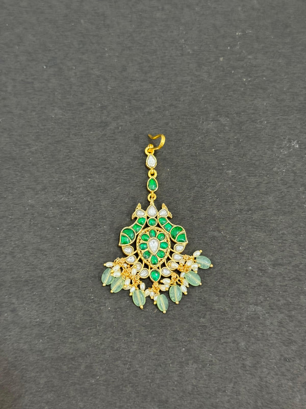 TIKA IN PREMIUM BRASS MATERIAL WITH REAL JADAU KUNDAN STONES AND STRAWBERRY BEADS