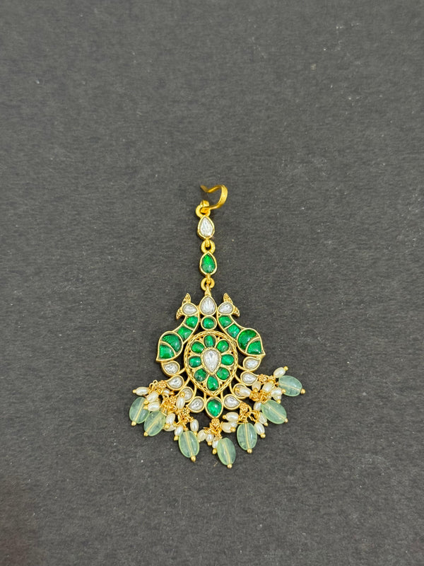 TIKA IN PREMIUM BRASS MATERIAL WITH REAL JADAU KUNDAN STONES AND STRAWBERRY BEADS