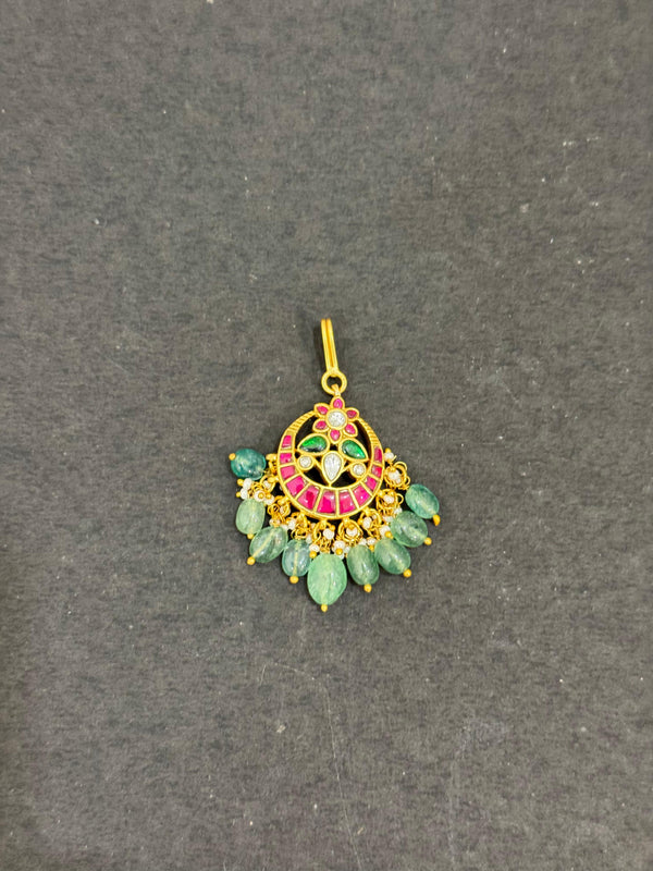 TIKA IN PREMIUM BRASS MATERIAL WITH REAL JADAU KUNDAN STONES AND STRAWBERRY BEADS