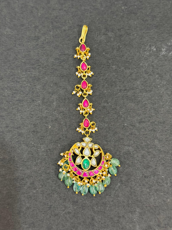 TIKA IN PREMIUM BRASS MATERIAL WITH REAL JADAU KUNDAN STONES AND STRAWBERRY BEADS