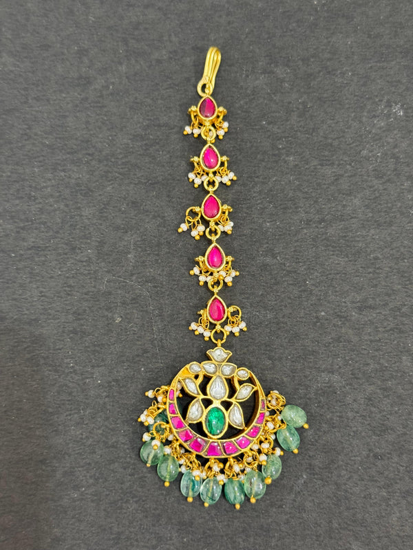 TIKA IN PREMIUM BRASS MATERIAL WITH REAL JADAU KUNDAN STONES AND STRAWBERRY BEADS