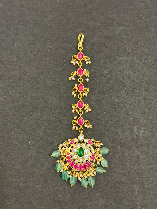 TIKA IN PREMIUM BRASS MATERIAL WITH REAL JADAU KUNDAN STONES AND STRAWBERRY BEADS