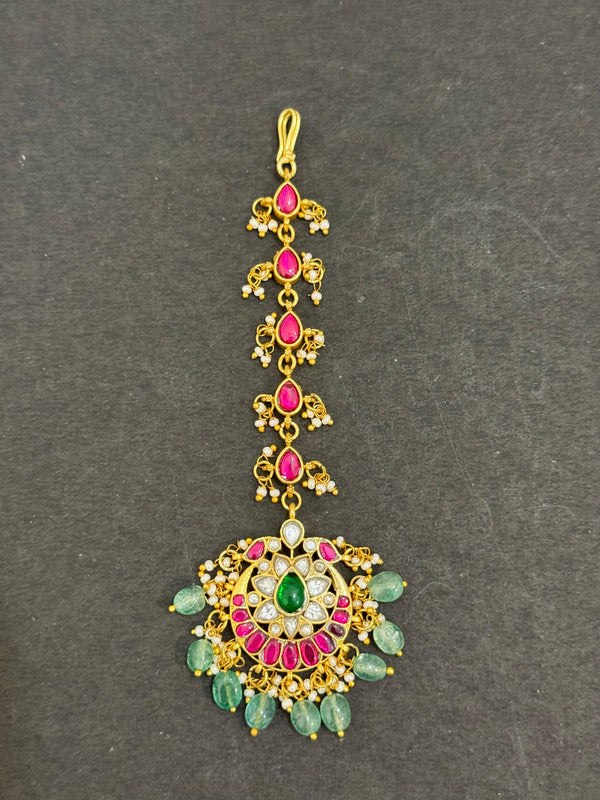 TIKA IN PREMIUM BRASS MATERIAL WITH REAL JADAU KUNDAN STONES AND STRAWBERRY BEADS