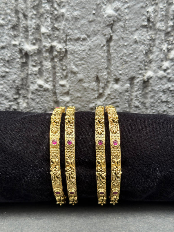 BANGLES IN PREMIUM BRASS MATERIAL WITH ANTIQUE POLISH,SET OF 4