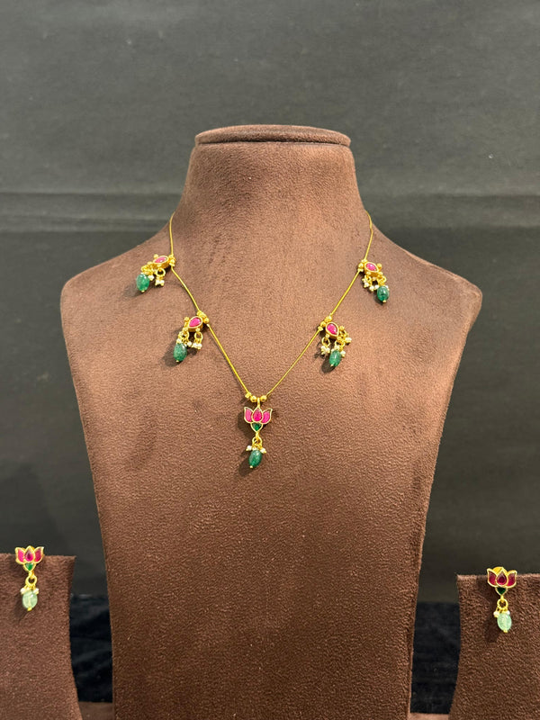 INVISIBLE CHAIN NECKLACE SET