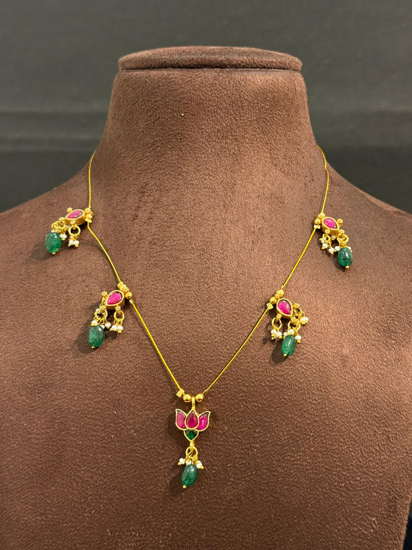 INVISIBLE CHAIN NECKLACE SET